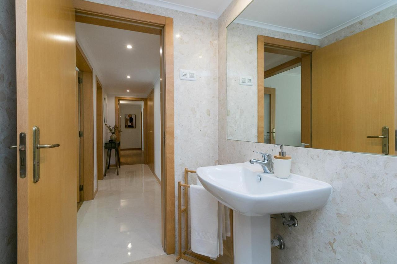 Premium Flat In Upscale Area, Balcony, Parking Apartment Lisbon Exterior photo